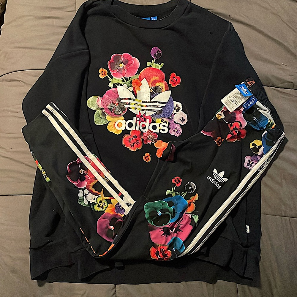 EUC RARE adidas sweatshirt and leggings set w/ unique multicolored pansy print